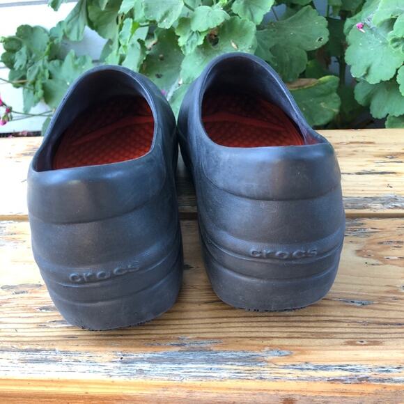Crocs Womens Black Clogs size 9 Rubber Casual Slip On Nurse Work Comfort - Picture 5 of 10